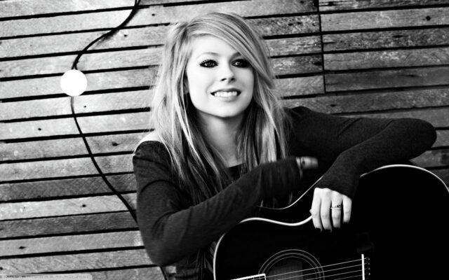 Avril Lavigne Now On Exclusive Radio